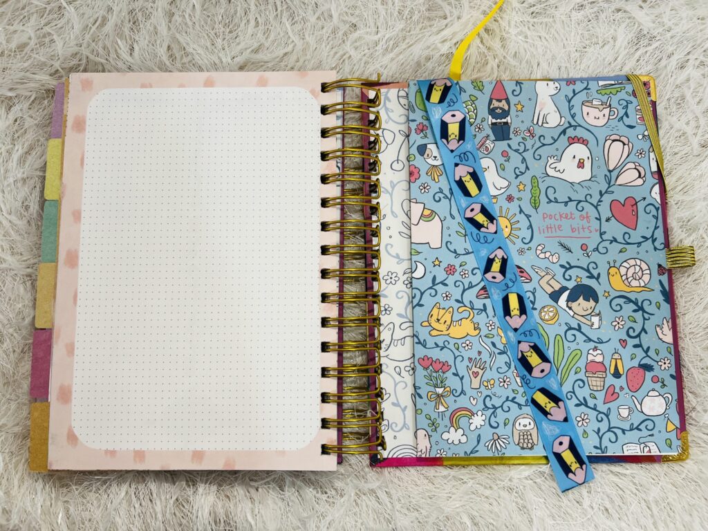 Lost in the World of Alicia Souza: A Planner Lover's Journey - Planner 2025 Back Pocket - TheMemoryBites