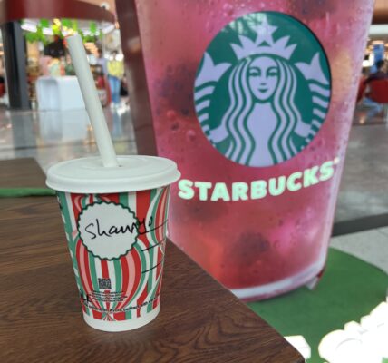 A Day at Starbucks: Drinks, Details, and Delight - Mango Dragonfruit Lemonade Refresher - TheMemoryBites