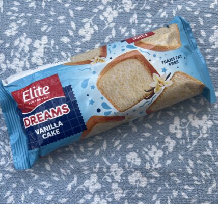 Elite Vanilla Bar Cake: A Timeless Treat for Every Occasion - TheMemoryBites