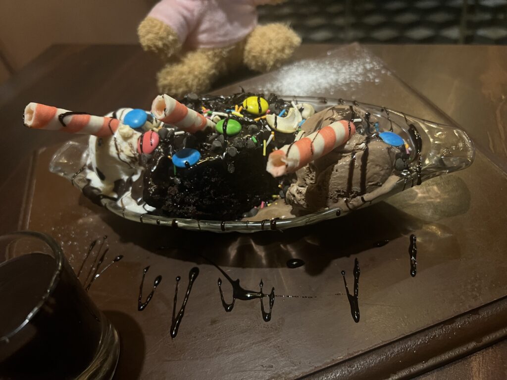 Overflowing Plates & Melted Hearts at The Chocolate Room - Desert - TheMemoryBites